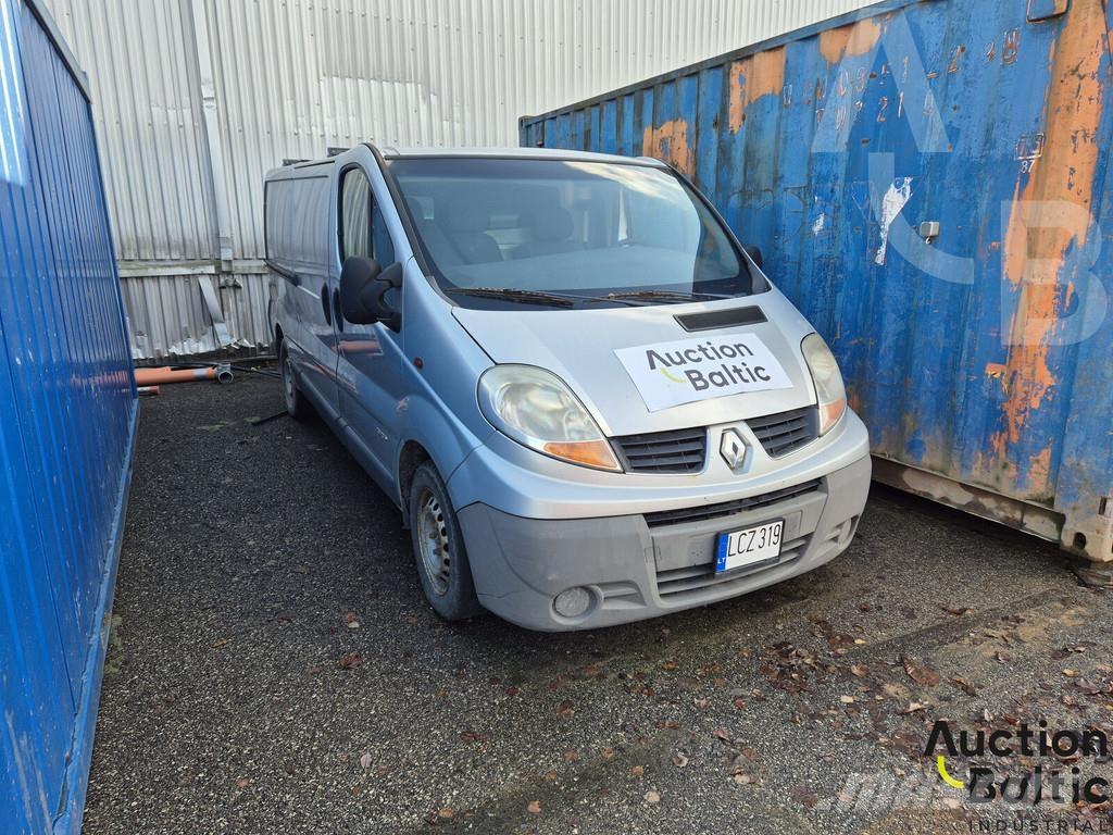 Renault Trafic 汽車