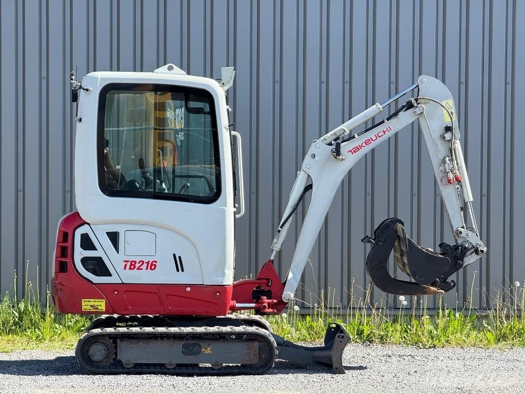 Takeuchi TB 216 小型挖土機/掘鑿機<7t(小型挖掘機)