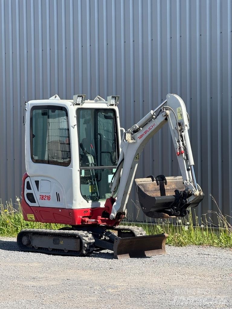 Takeuchi TB 216 小型挖土機/掘鑿機<7t(小型挖掘機)