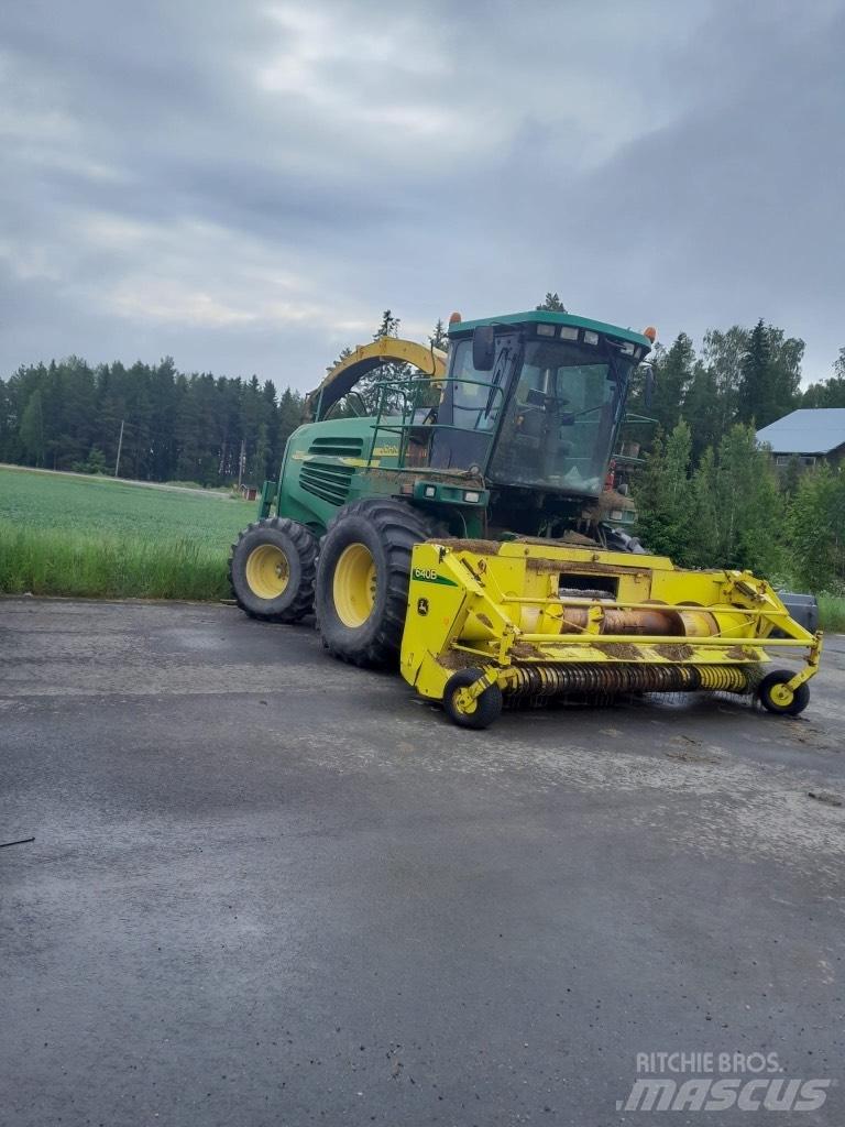 John Deere 7700 自走式飼料採集機