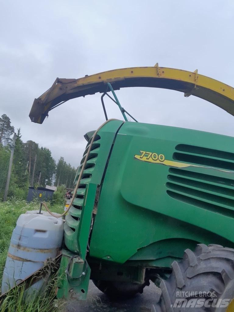 John Deere 7700 自走式飼料採集機