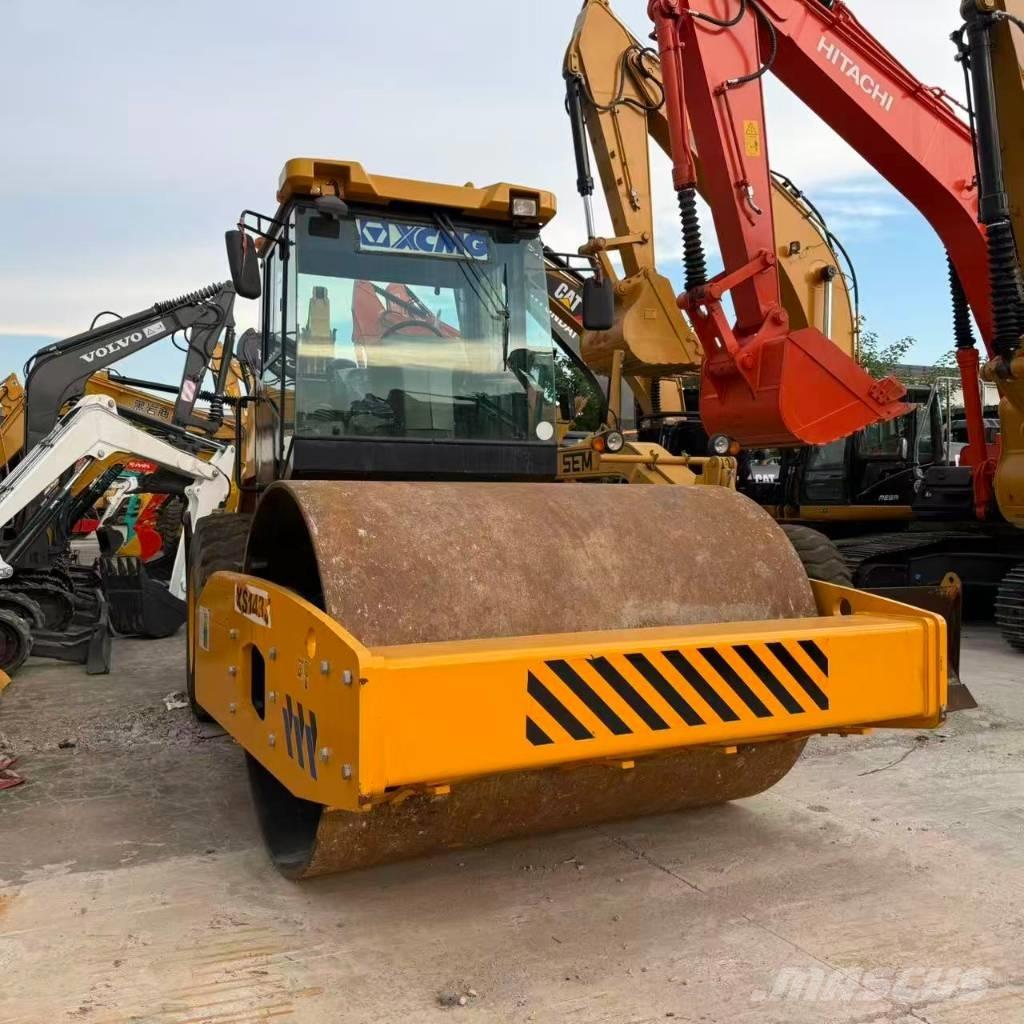 XCMG XS 143 單輪滾壓機