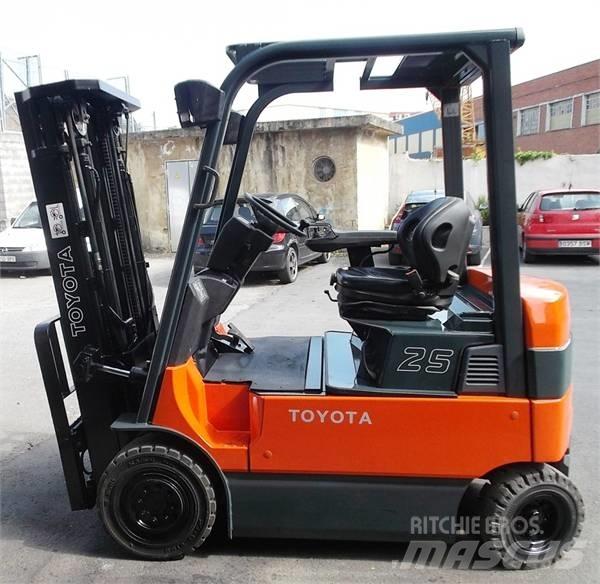 Toyota 7 FBMF 25 電動堆高機