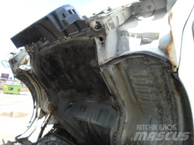 Hino 195 D 貨箱式卡車