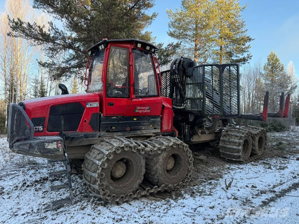 Komatsu 875 集運機
