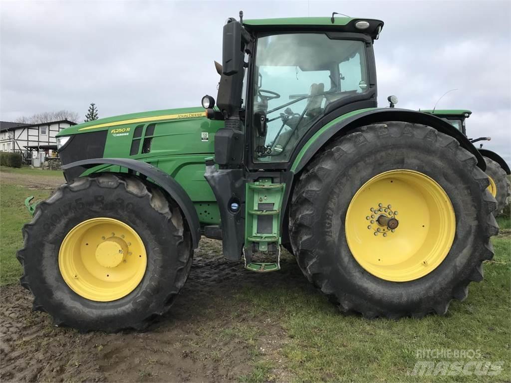 John Deere 6250R 曳引機