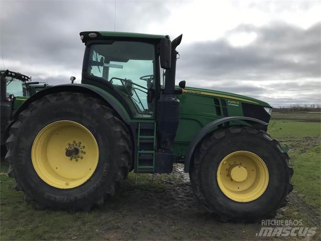 John Deere 6250R 曳引機