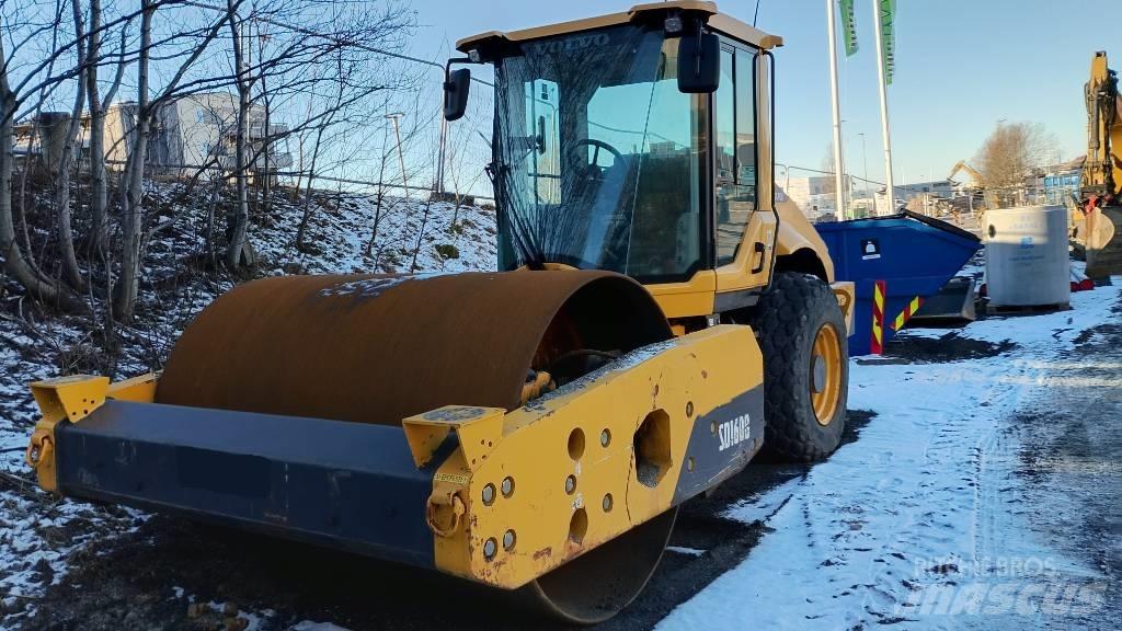 Volvo SD 160 B 膠輪滾壓機