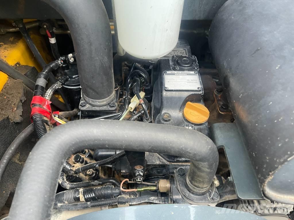 Gehl 3840 E     2015 滑移轉向裝載機