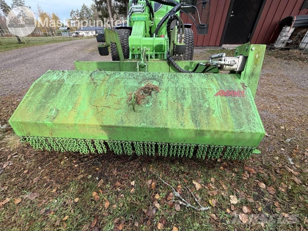 Avant Slagklippare 莖葉去葉機