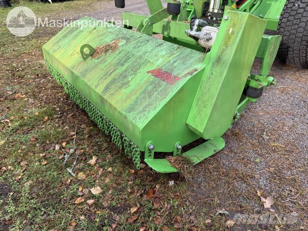 Avant Slagklippare 莖葉去葉機