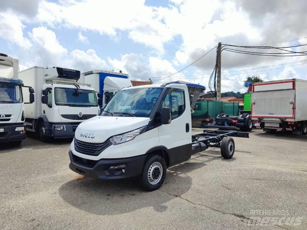 Iveco DAILY 35S16 商用底盤車