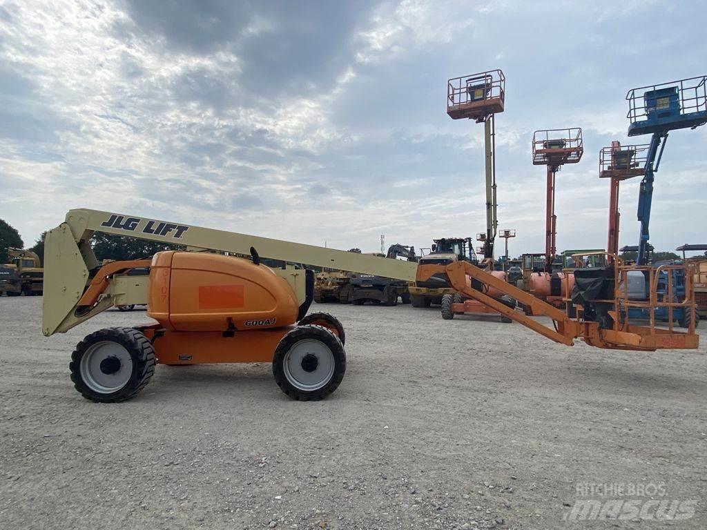 JLG 600AJ 曲臂高空作業車