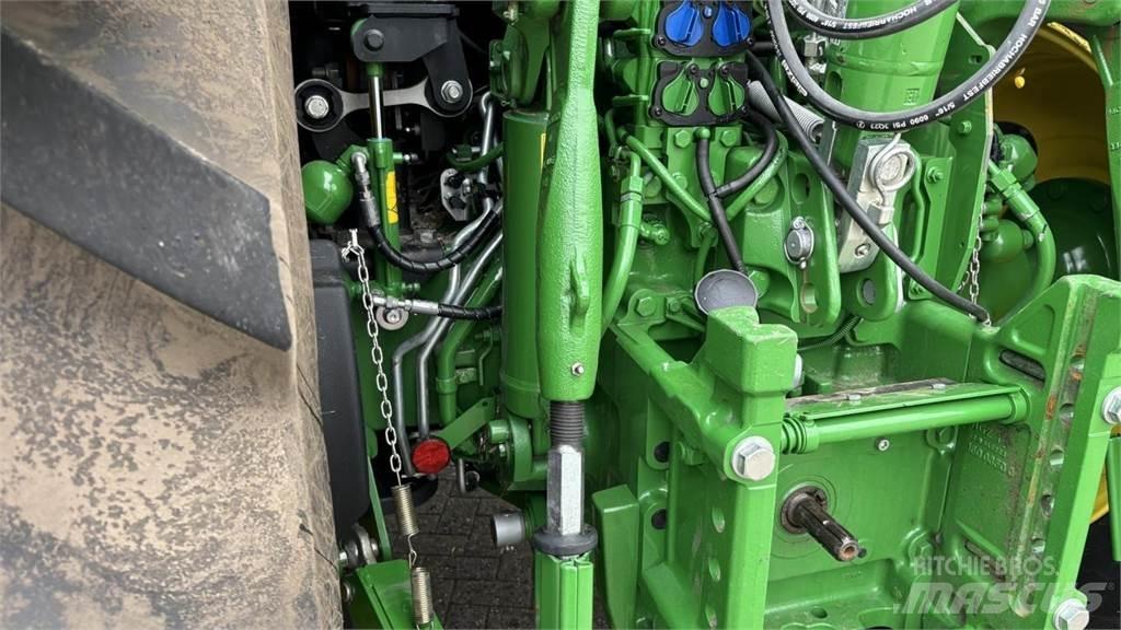 John Deere 6R215 曳引機