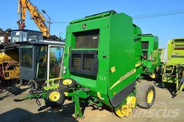 John Deere 592 圓型牧草打包機