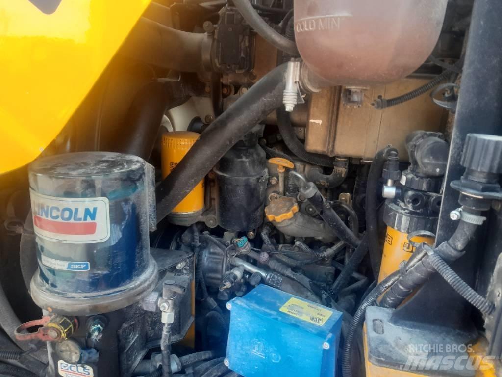 JCB TM 320 S 農業用伸縮臂裝載機