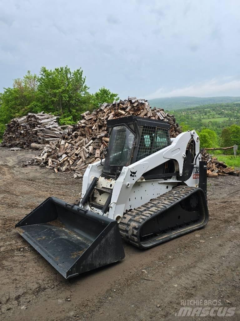 Bobcat T 320 滑移轉向裝載機
