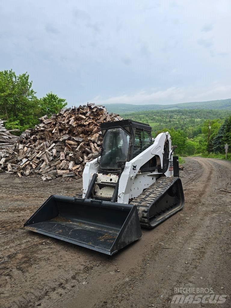 Bobcat T 320 滑移轉向裝載機