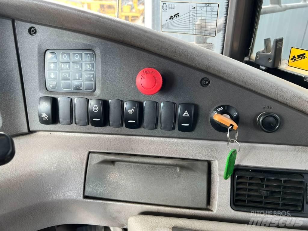 Volvo A35G 鉸接式起吊車