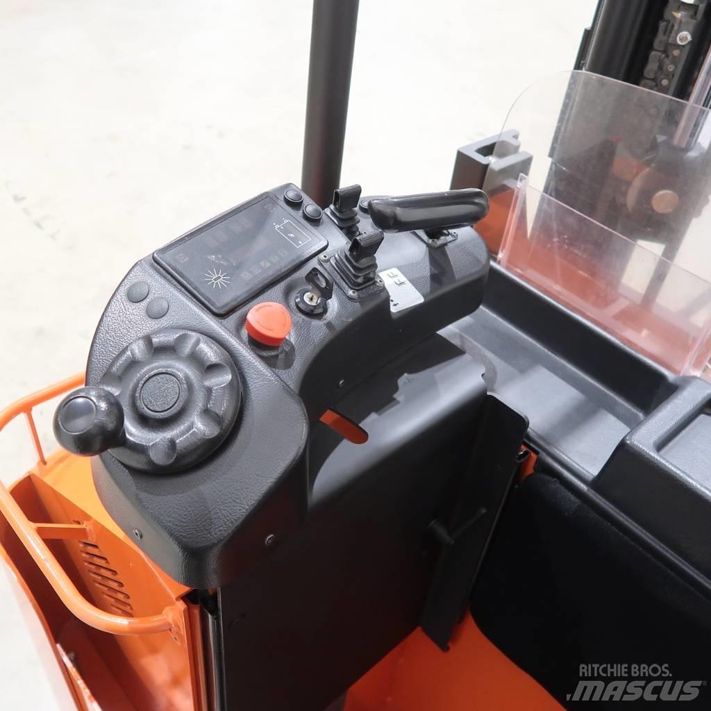 Toyota SSE160L 自走式堆積機