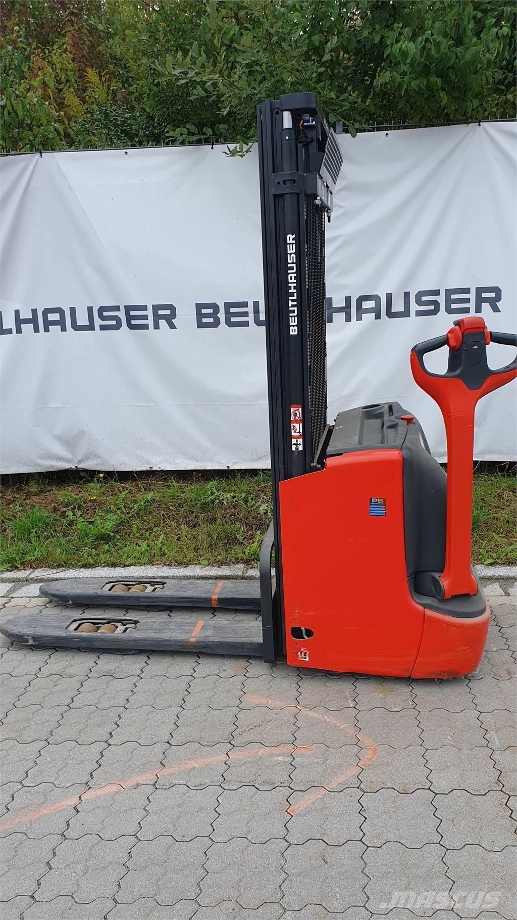Linde L12i 行走控制式堆積機