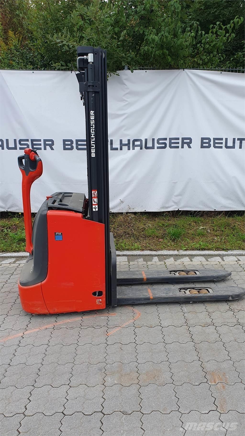 Linde L12i 行走控制式堆積機