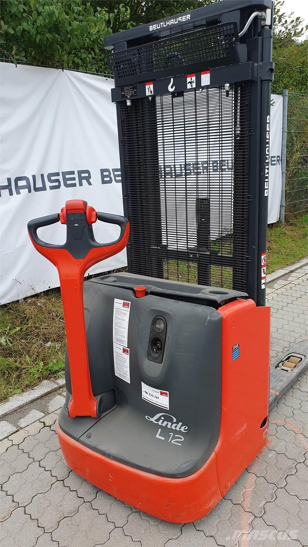 Linde L12i 行走控制式堆積機
