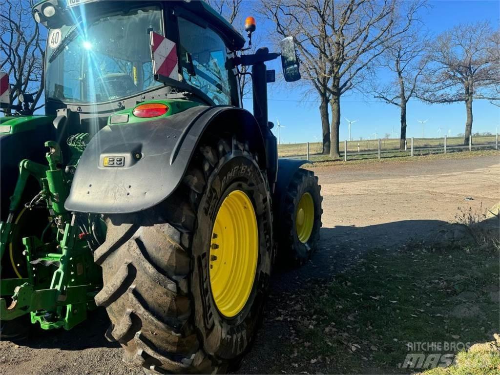 John Deere 6230R 曳引機