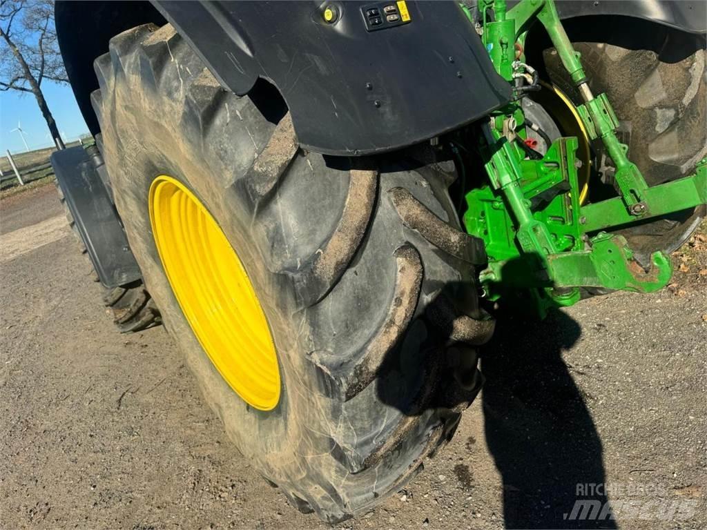 John Deere 6230R 曳引機