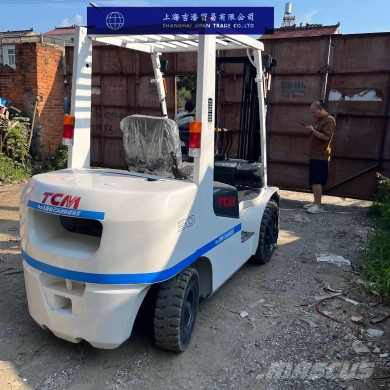 TCM FD 30 柴油卡車