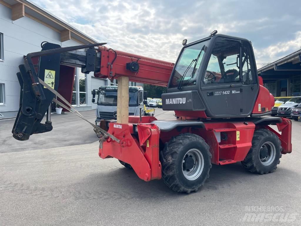 Manitou MRT 1432 伸縮臂操作車