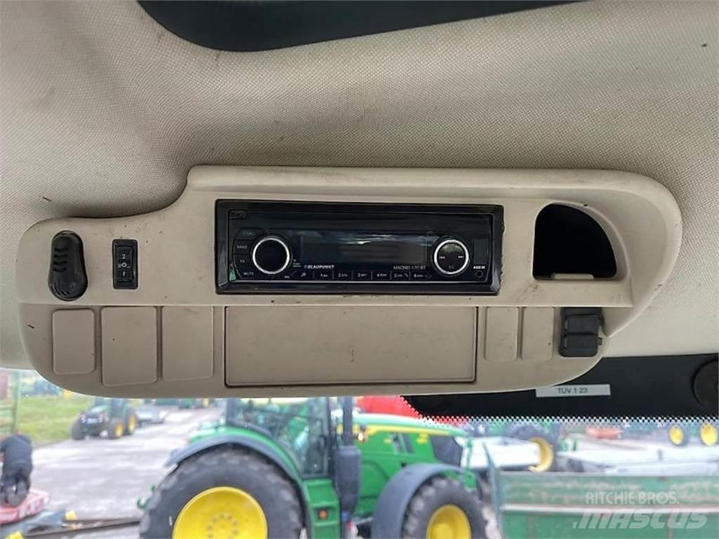 John Deere 6155R 曳引機