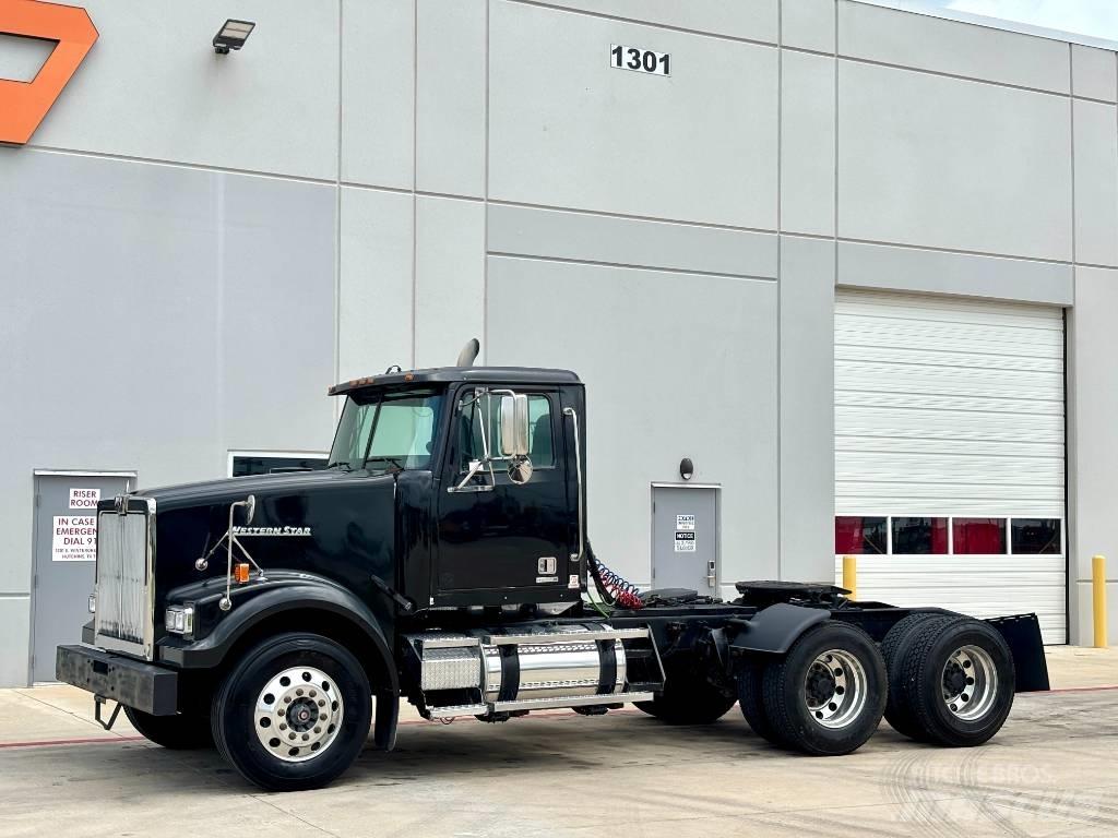 Western Star 4900 曳引機組件