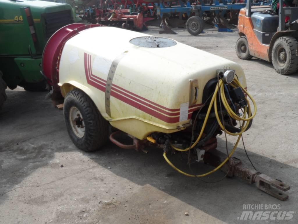 Hardi 1000 牽引式噴霧機