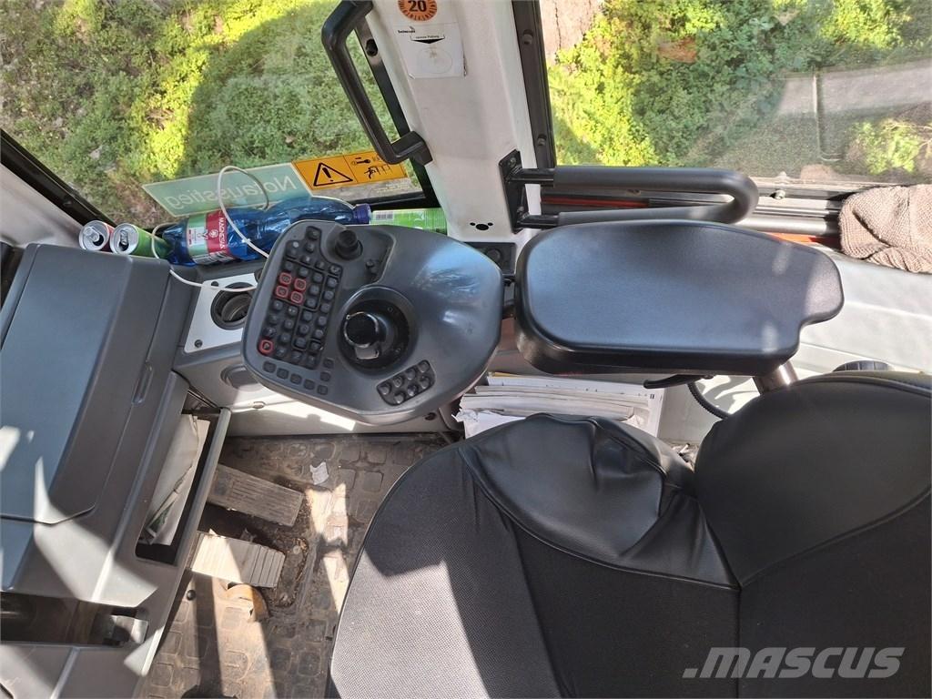 Komatsu 845 集運機