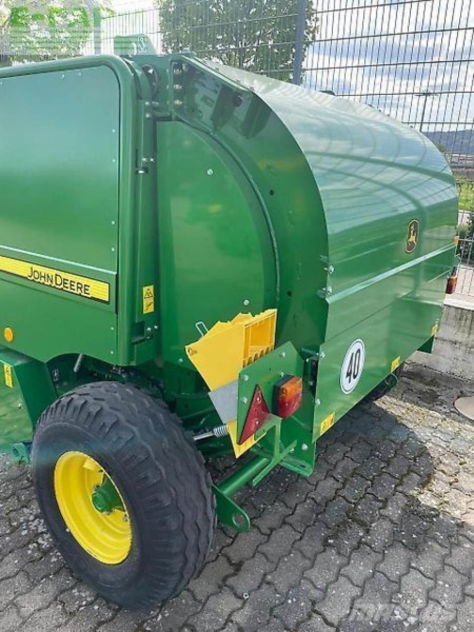 John Deere f440e 方形打捆機