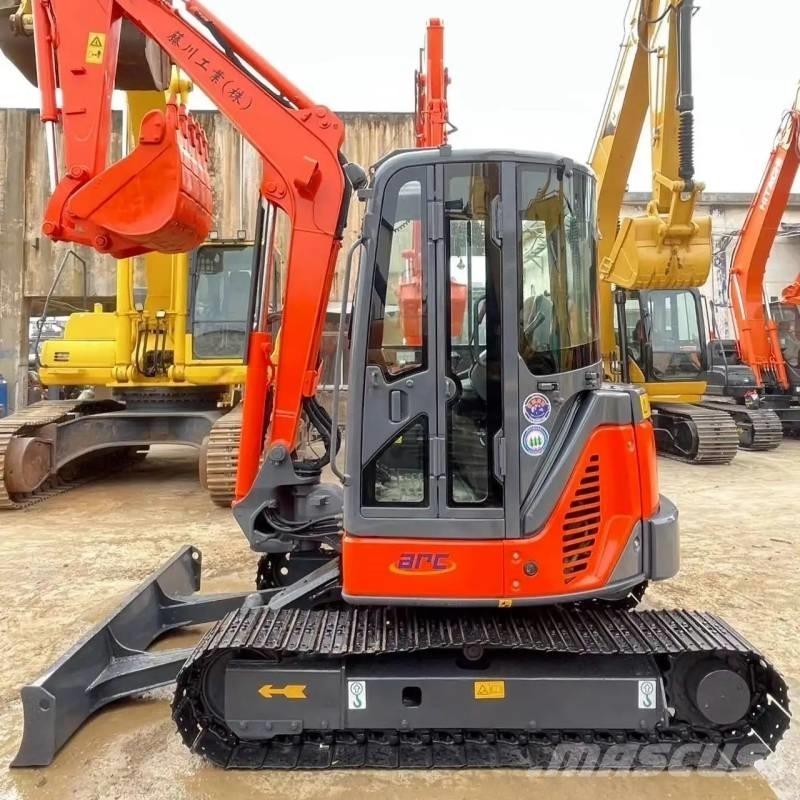 Hitachi ZX50U 小型挖土機/掘鑿機<7t(小型挖掘機)
