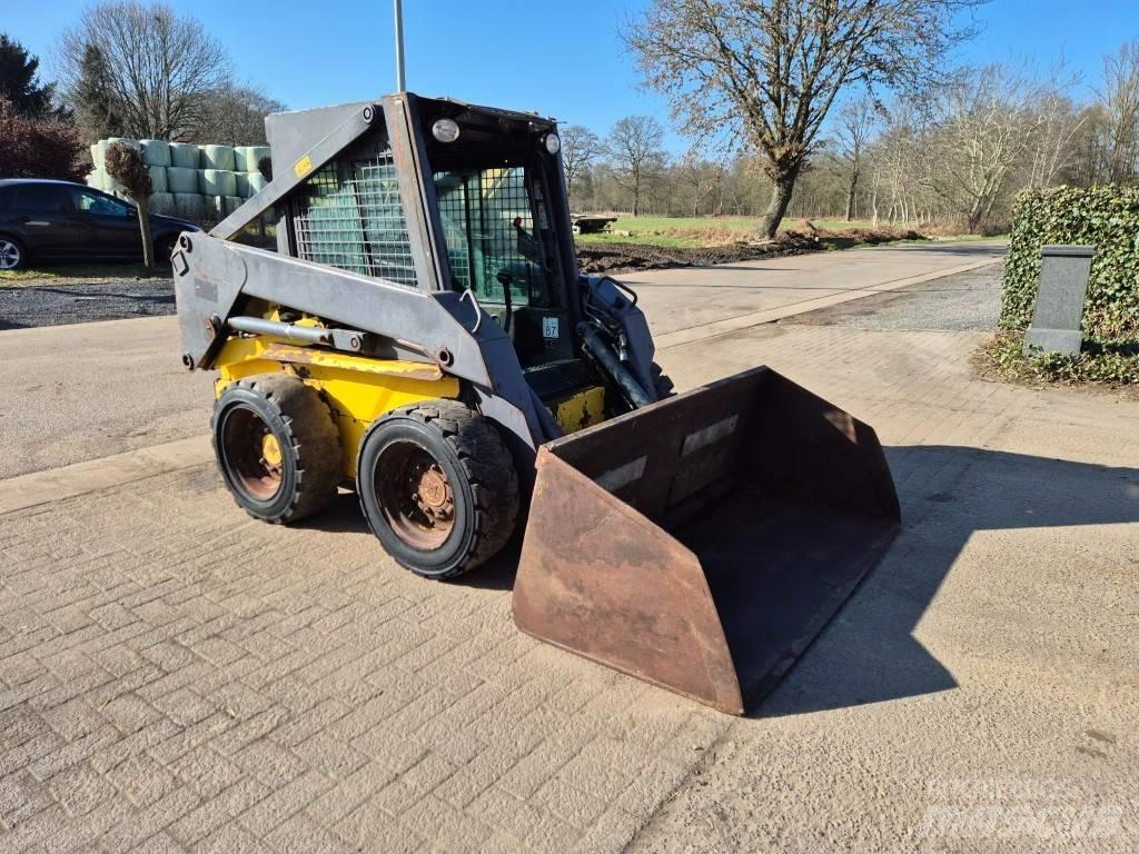 New Holland LS 160 滑移轉向裝載機