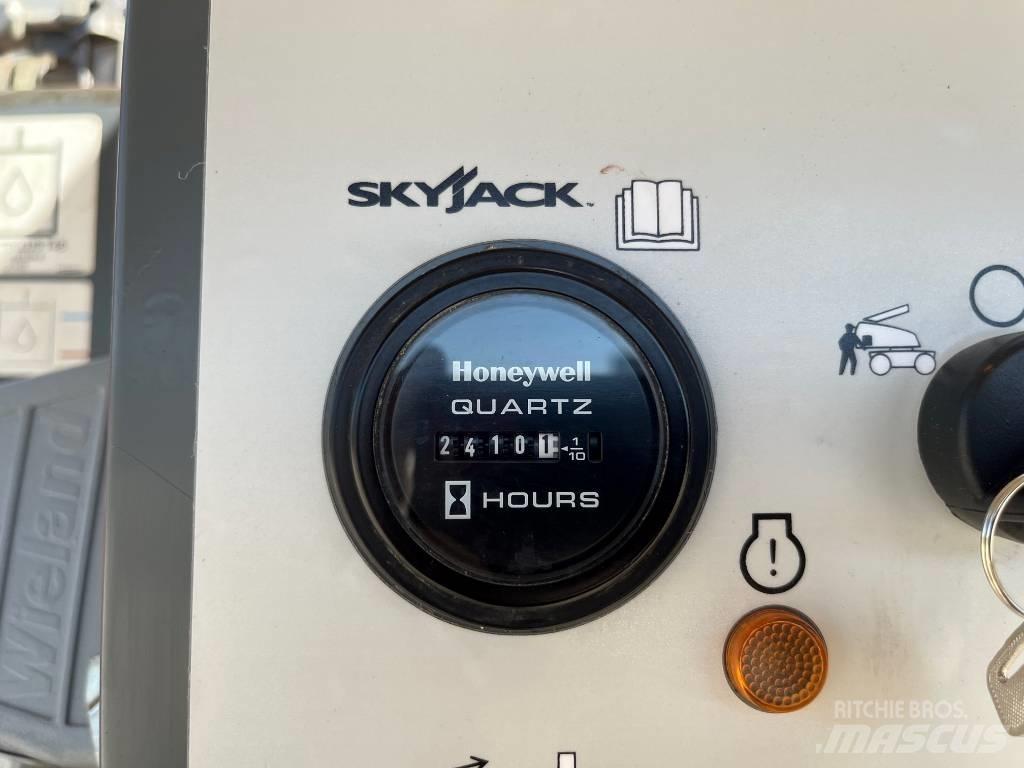 SkyJack SJ63AJ 曲臂高空作業車