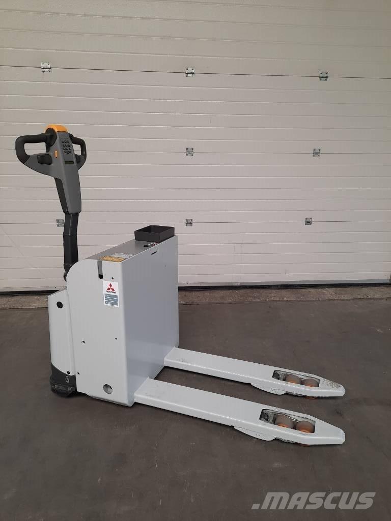 UniCarriers PLL180 低架升降機