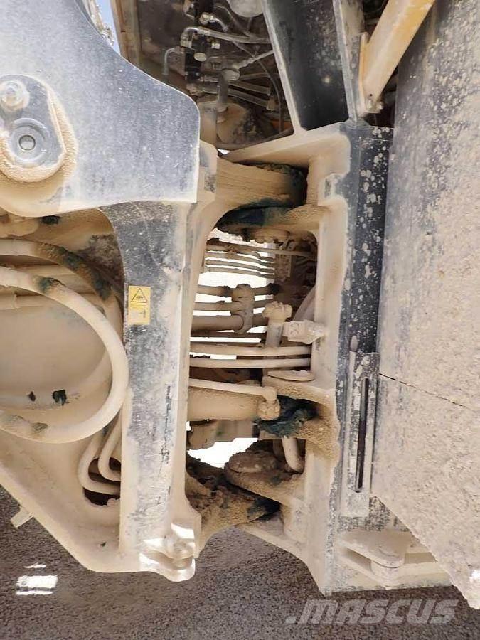 Komatsu WA600-8EO 輪胎式裝載機