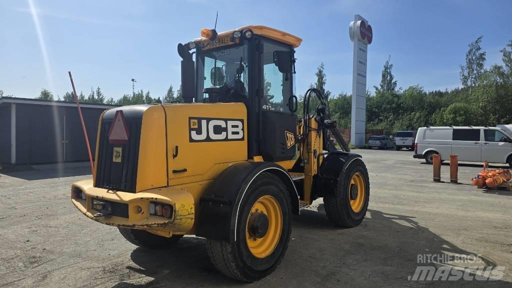 JCB 411 輪胎式裝載機