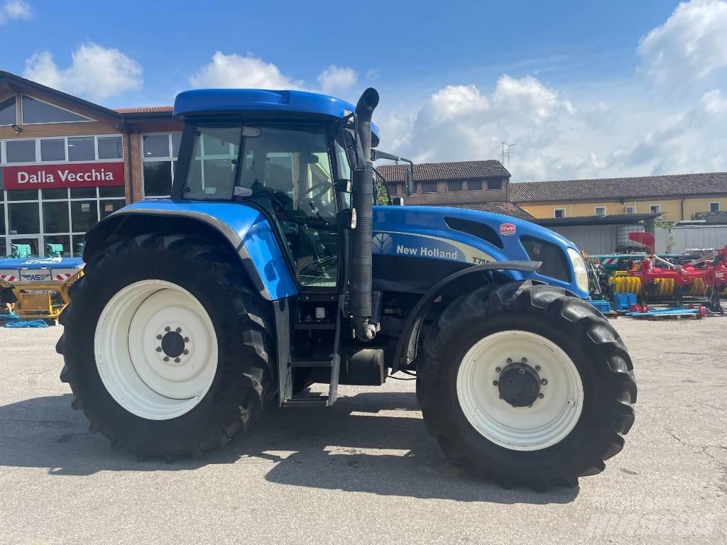 New Holland T 7550 曳引機