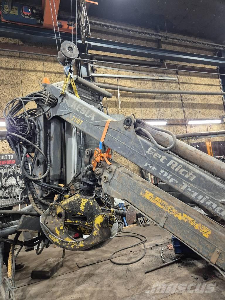 Kesla 2110T 木材起重機