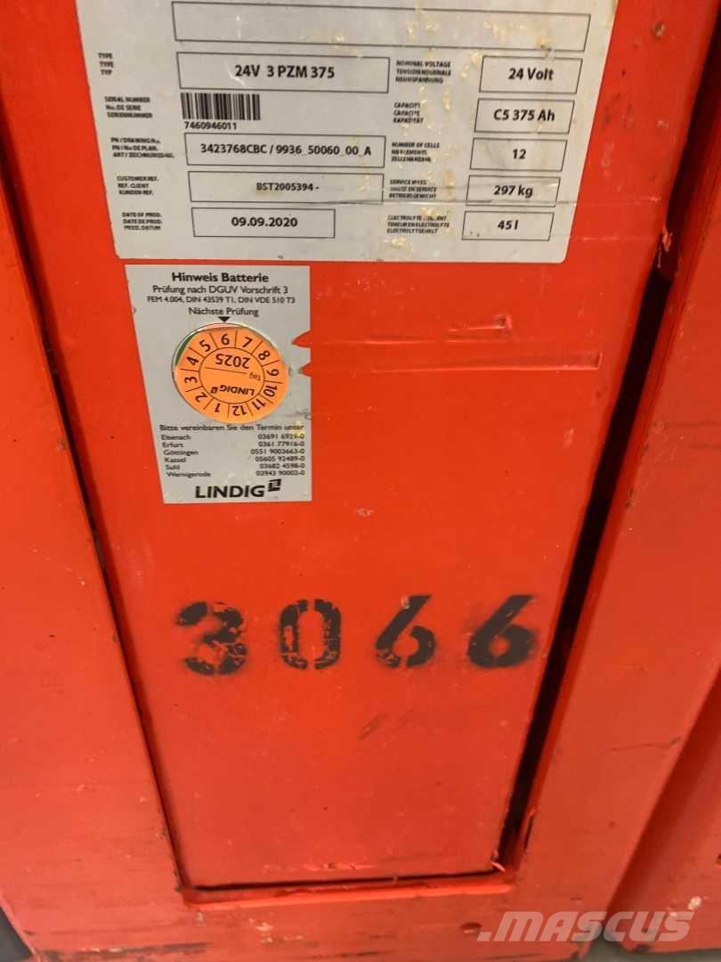 Linde L14 自走式堆積機