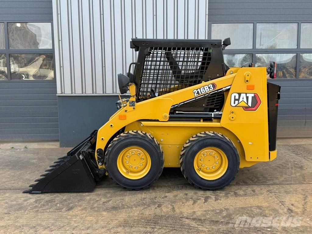 CAT 216B3 輪胎式裝載機