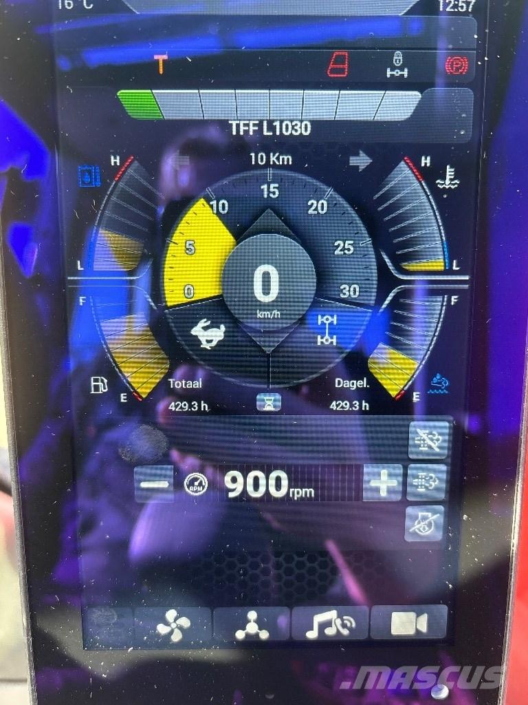 Manitou MRT 2545 伸縮臂操作車