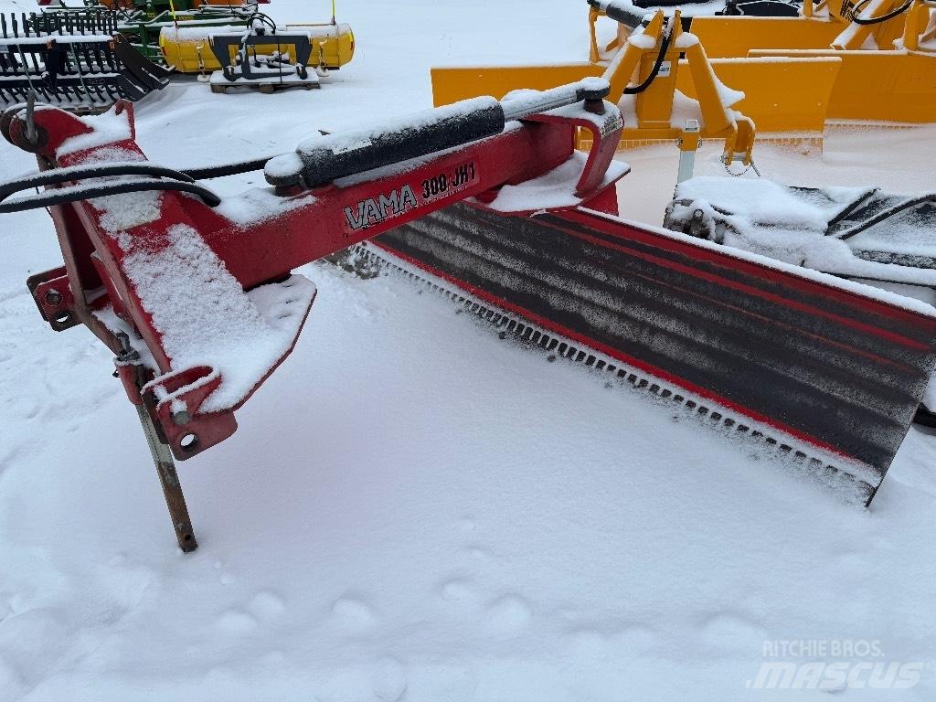 Vama 300 JH 1 刮路機