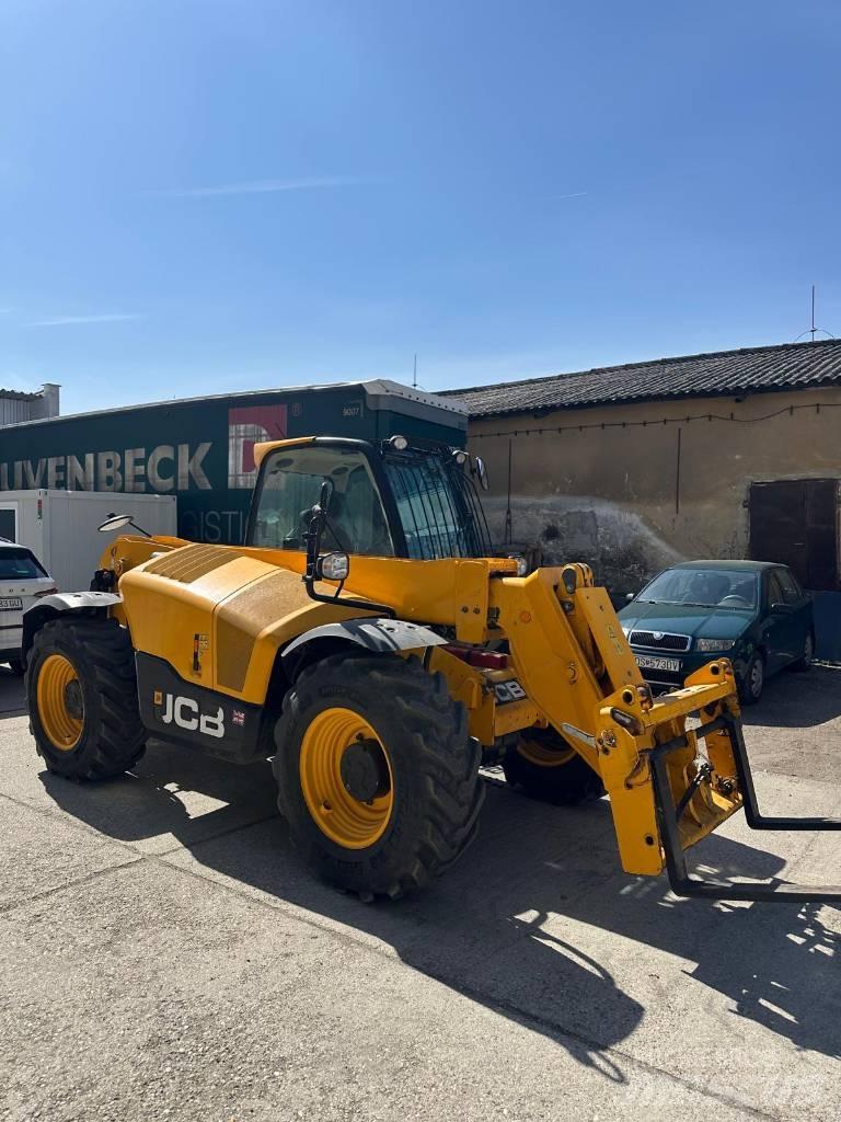 JCB 531-70 伸縮臂操作車