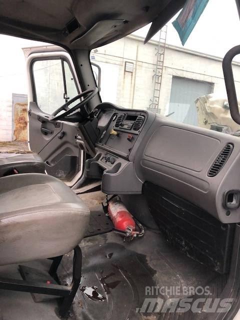 Freightliner m2 貨箱式卡車